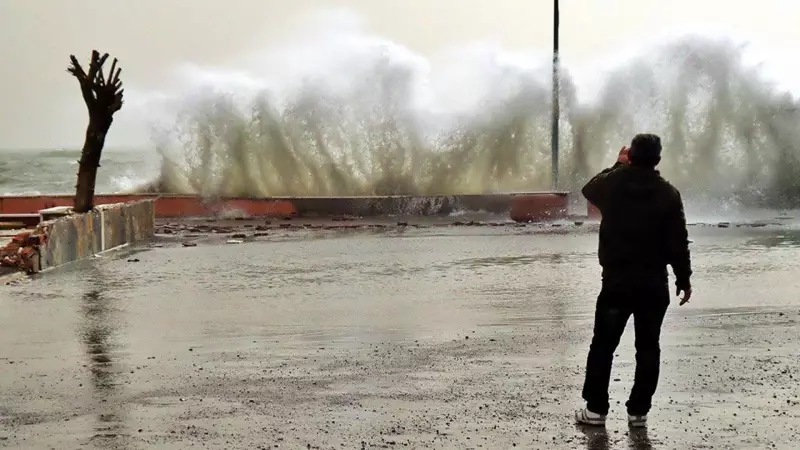 Meteoroloji'den Flaş Uyarı: 13 İlde Kuvvetli Rüzgar ve Sağanak Yağış Bekleniyor!
