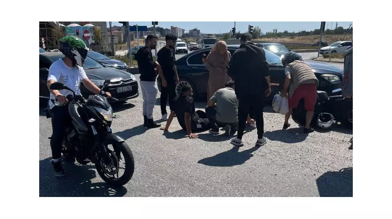 Motosiklet Sürücüsünün Hayatını Kurtaran Manevra: Trafikte Yaşanan Çarpıcı An!