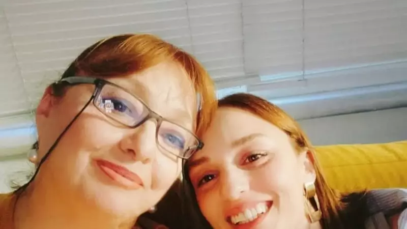 Nilperi Şahinkaya'nın Kalbi Kırıldı: Sevgili Annesine Son Vedası