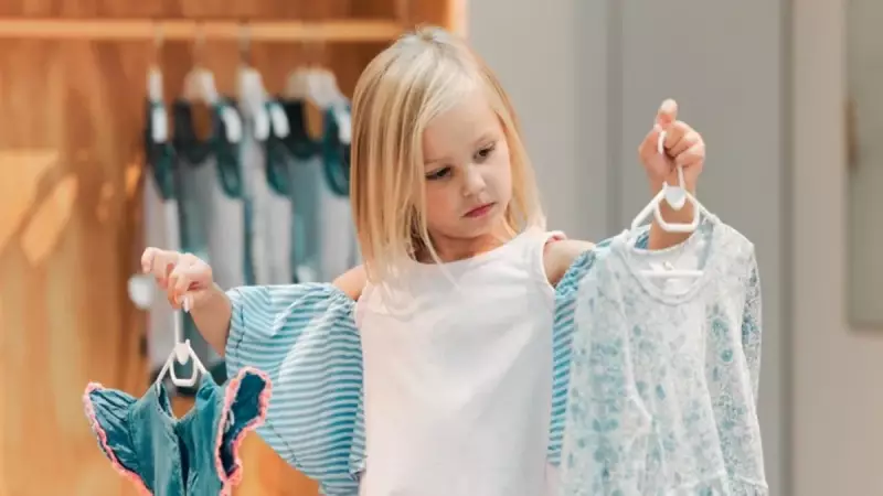 Çocukları Küçük Kadınlar Gibi Giydirmek: Masumiyeti Çalan Tehlikeli Moda!