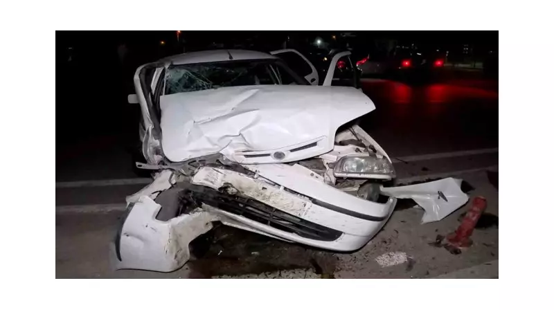 Şok Eden Kaza: Tırın Önünde Seyreden Araç Hurdaya Döndü!