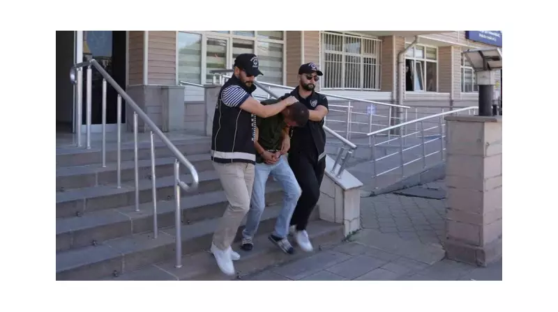 Şok Operasyon! Hastane Personeli Yeşil Reçeteli İlaçları Doktor Kimliğine Bürünerek Yazıyordu