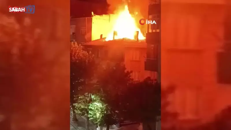 Pendik'te 3 Katlı Binanın Çatısında Çıkan Yangın Korku Dolu Anlar Yaşattı!