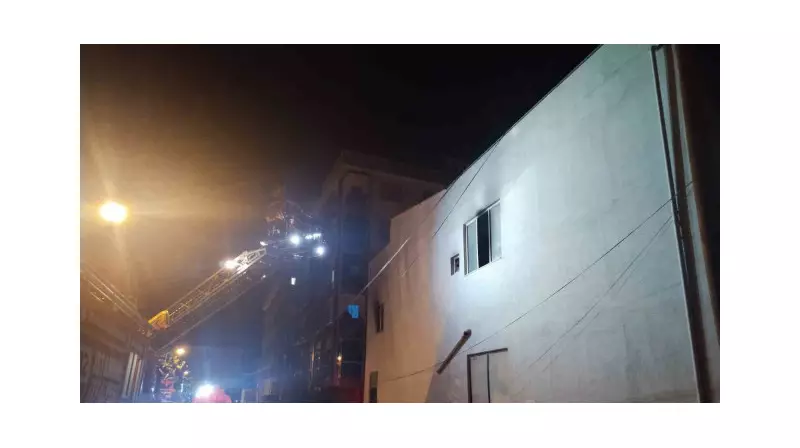 Pendik'te Elektrik Deposunda Çıkan Yangın: İtfaiye Seferber Oldu!