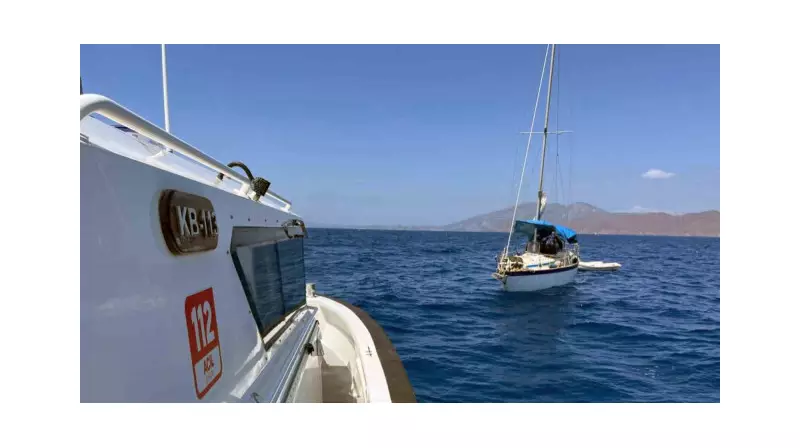 Sahil Güvenlik'ten Kaçak Göçmen Operasyonu: Yelkenli Teknede Yakalanan 2 Şüpheli!