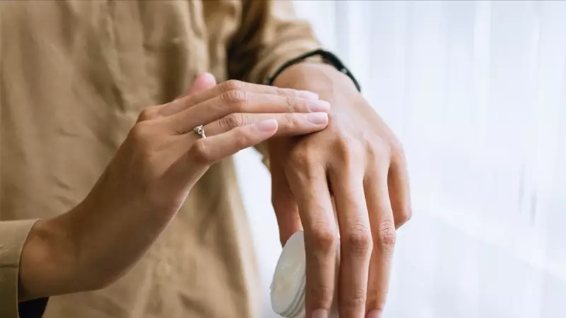 Sahte Kremler Alarmı! İnternetten Aldığınız Ürünler Cildinizi Mahvedebilir