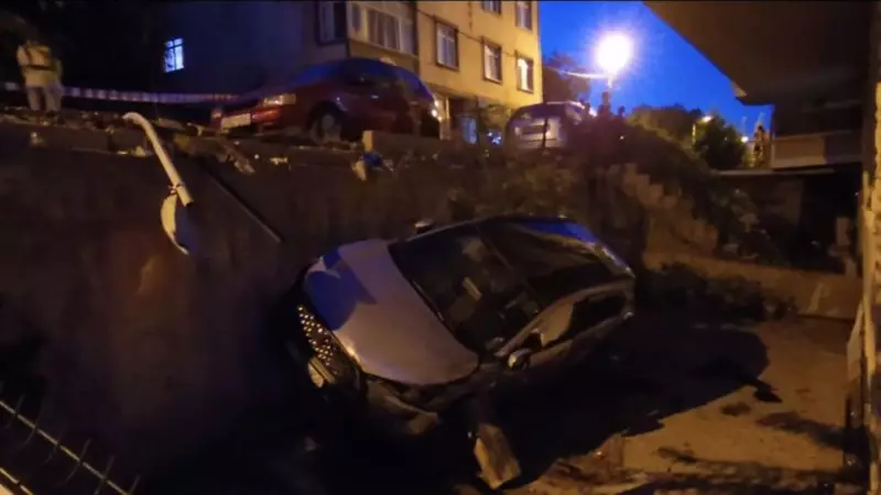 Sancaktepe'de Yaşanan Şok Edici Kaza: Cip Apartman Boşluğuna Uçtu!