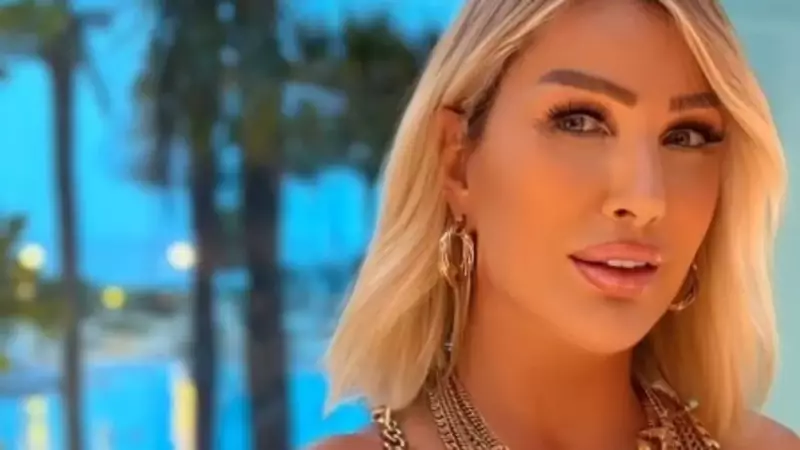 Seda Sayan'dan Yürek Burkan İtiraf: Kardeşini Bakımevine Yerleştirmek Zorunda Kaldı!