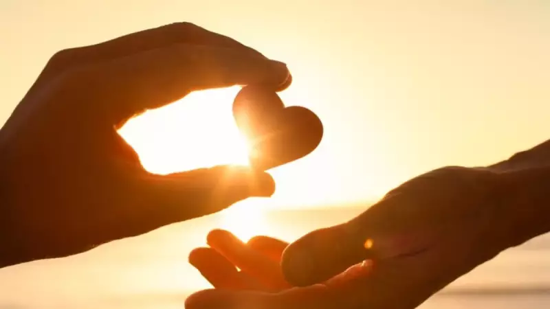 'Seni Seviyorum' Demek Neden Bu Kadar Zor? İşte Duygularını İfade Etmenin Sırları!