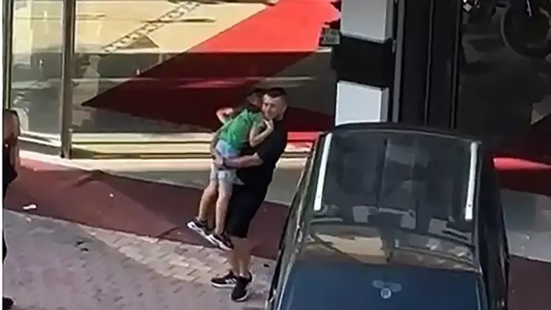 Silahlı Saldırıda 8 Yaşındaki Çocuk Ağır Yaralandı: Oto Galeri Kan Gölüne Döndü!