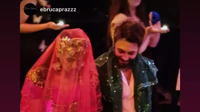 Sitare Akbaş'ın Muhteşem Kına Gecesi: Akasya Durağı'nın Zeynep'i Geleneklere Sıkı Sıkıya Bağlı Kaldı!