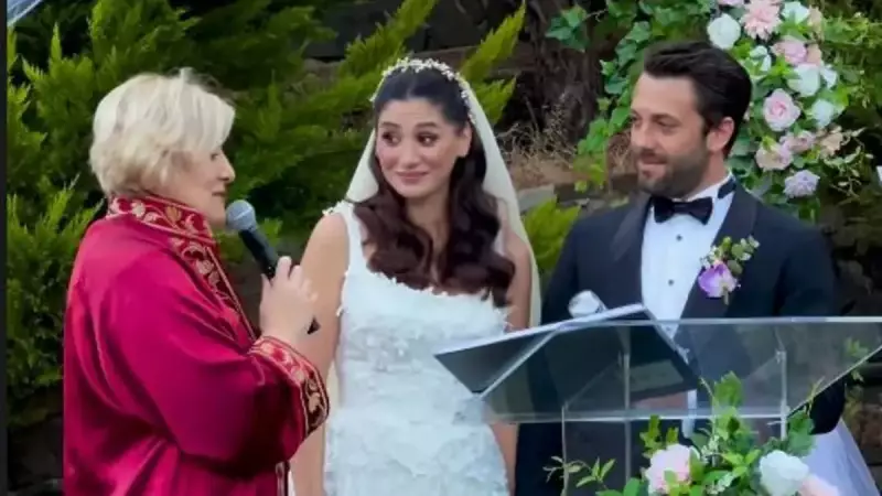 Sitare Akbaş'tan Şaşırtan Açıklama: 14 Yıllık Dostuyla Evlendi, Bebek Haberi mi Geliyor?