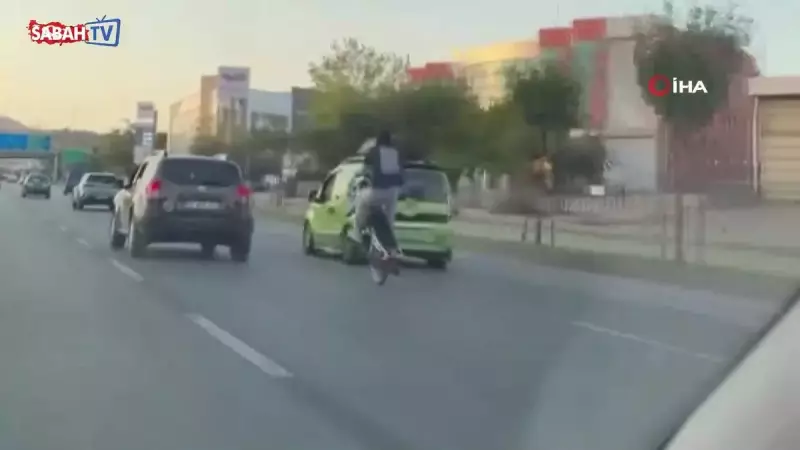 Sokakları Kendine Sahne Yapan Motosiklet Manyağı! Akrobasi ile Trafiği Felç Etti, Görüntüler İnanılmaz
