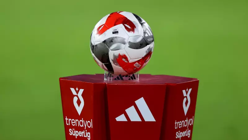 Süper Lig'de Haftanın Rüzgârı: Galatasaray Fırtınası, Beşiktaş'ta Deprem!