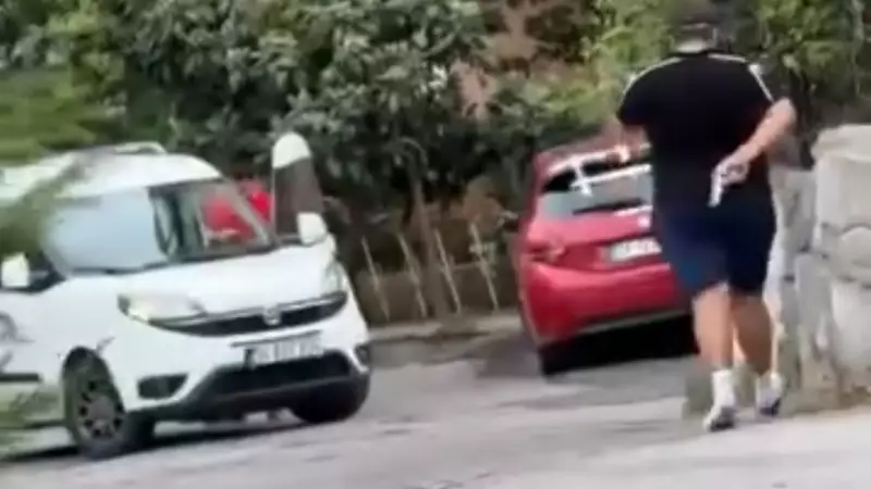 İstanbul'da Gün Ortasında Silahlı Dehşet: Şüpheli Araca Yaklaştı!