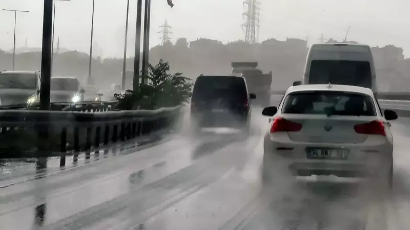 İstanbul'da Serinletici Sağanak: Şehir Bir Anda Değişti!