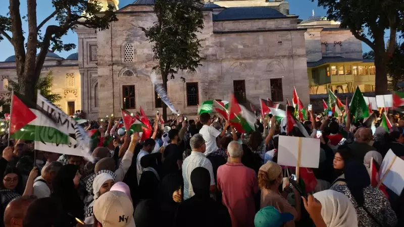 İstanbul'dan Gazze'ye Destek: Beyazıt'tan Ayasofya'ya Duygu Yüklü Yürüyüş
