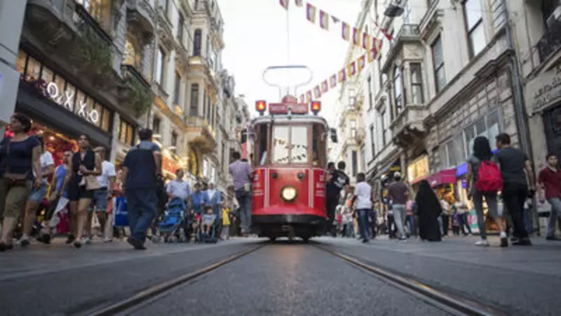 İstiklal Caddesi: İstanbul'un Kalbinde Atan Canlı Bir Sokak