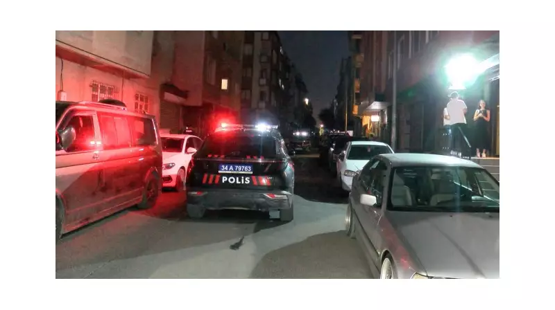 Sultangazi'de Sokak Ortasında Silahlı Saldırı: İnfaz Girişimi Kamerada!
