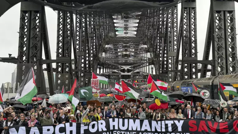 Sydney'de Filistin İçin Dev Yürüyüş: On Binler Köprüyü Doldurdu!