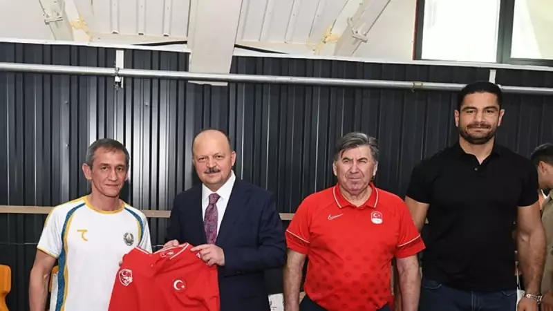 Taha Akgül, Dünya Güreş Şampiyonası'na Hazırlanan Sporculara Moral Ziyareti Gerçekleştirdi!