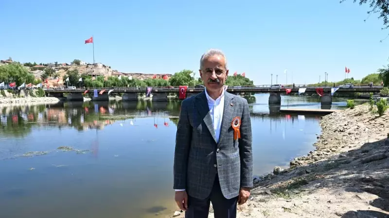 Tarihi Avanos Köprüsü Yenilenerek Işık Saçmaya Başladı!