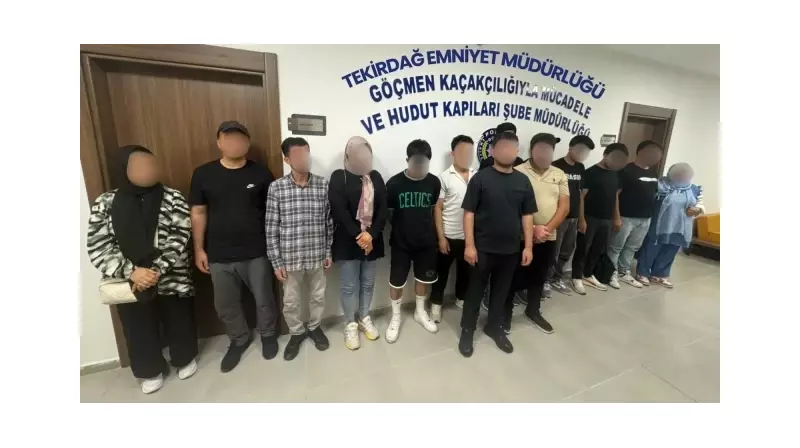 Tekirdağ'da Bir Kamyonette Sıkışıp Kalmış 19 Düzensiz Göçmen! İnanılmaz Anlar