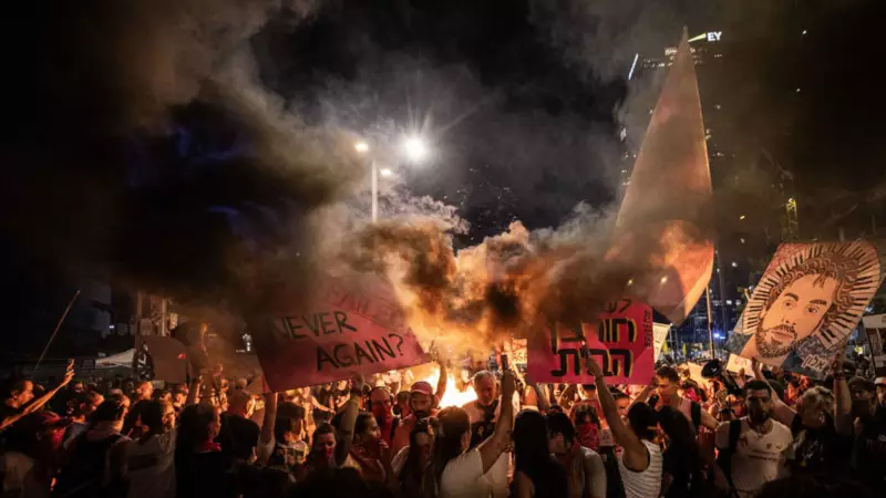 Tel Aviv'de Gözler Esir Takasında: Kalabalıklar Sokaklara Döküldü!