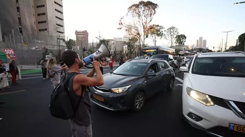 Tel Aviv'de Kaos: İsrailliler Sokaklara Döküldü, Otoyol Trafiğe Kapatıldı!