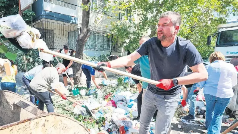 İşten Çıkardığı Çalışanlara Çöplerle Hakaret Etti: İşverenin Skandal Tavrı!