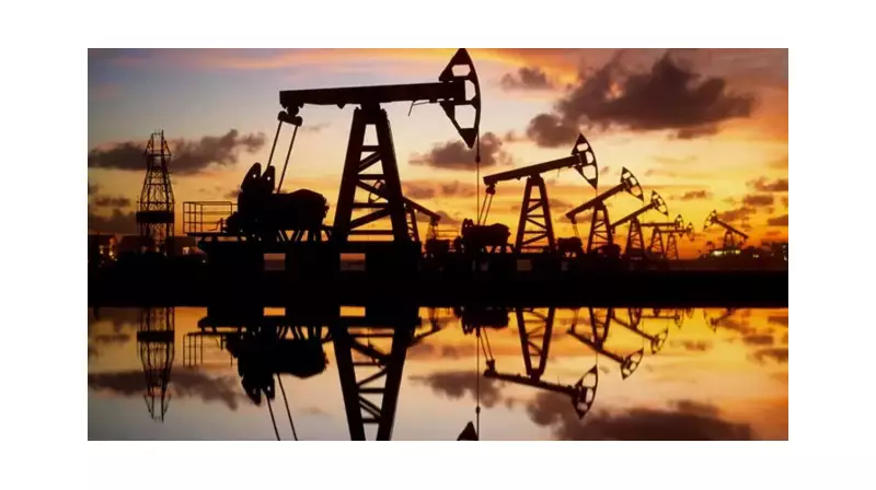 Trump'ın Gümrük Vergisi Hamlesi Petrol Fiyatlarını Fırlattı! Piyasalar Alarmda