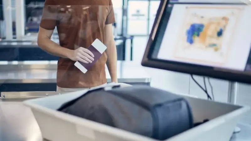 X-Ray Cihazı Paha Biçilemez Eşyasını Mahvetti! Yolcu Kadın Uyardı: 'Sizin de Başınıza Gelebilir'