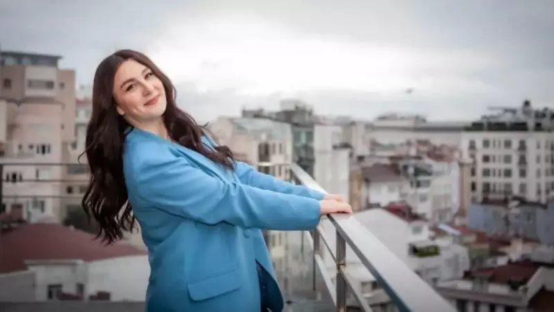 Yasemin Şakallıoğlu'ndan Hayranına Büyük Jest: 'Düğünüm Var' Diye Geri Çevirdiği Takipçisini Unutmadı!