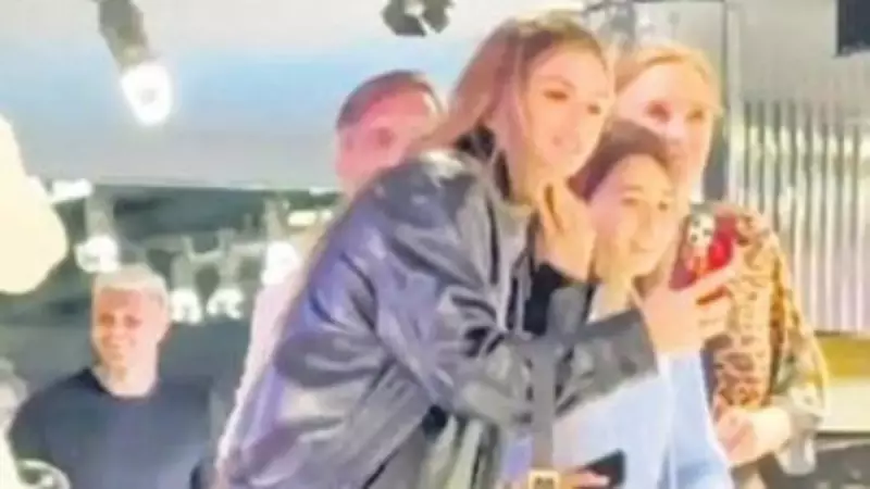 Yaz Sıcağında Kış Modası: Şık ve Serin Kombinlerle Nasıl Tarz Yaratılır?