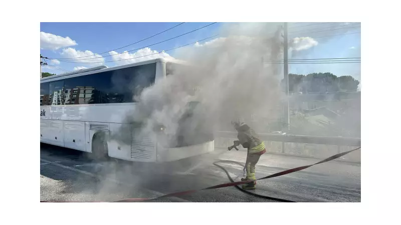 Yolcu Otobüsü Alevler İçinde Kaldı: Şans Eseri Can Kaybı Yok!