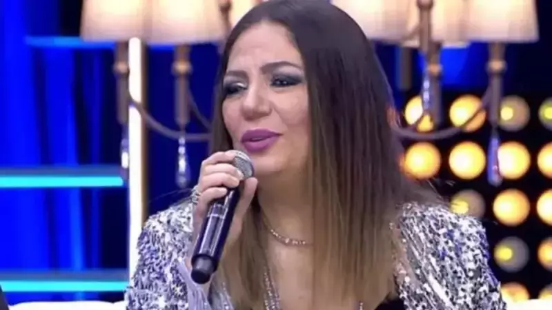 İzel'den Doğallık Şovu: 'Photoshop Bana Uğramaz' Dedi, Selülitli Fotoğrafını Paylaştı!