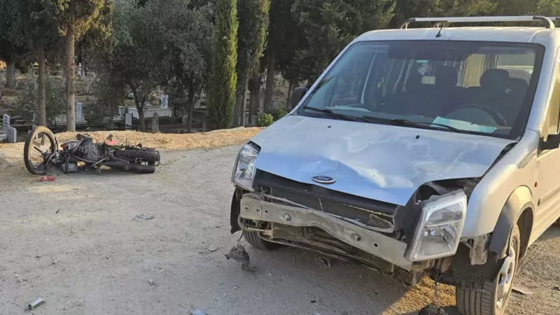 İzmir'de Korkunç Kaza: Hafif Ticari Araç ile Motosiklet Çarpıştı, 1 Kişi Hayatını Kaybetti