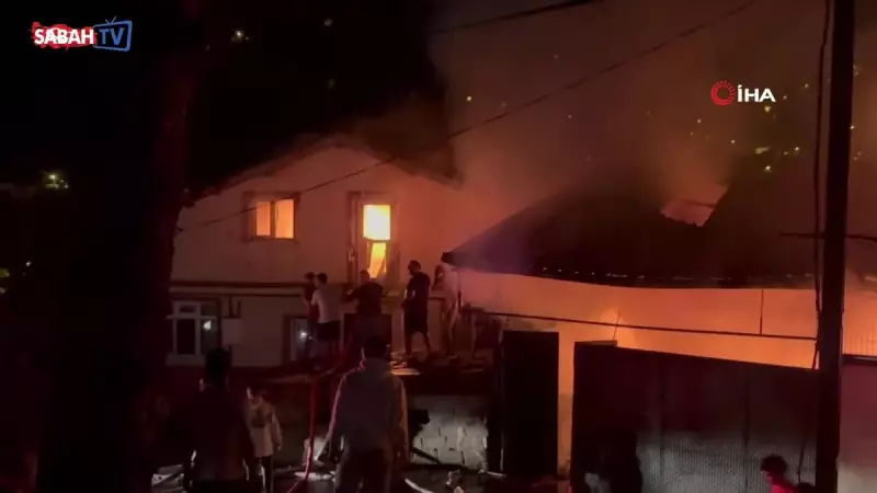 Zonguldak'ta Geceyi Alevlere Boğan Yangın: 4 Ev ve 1 İş Yeri Kullanılamaz Hale Geldi!