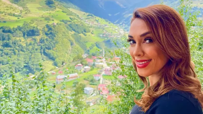 Zuhal Topal'ın 48 Yaşında Gençlere Taş Çıkartan Tatil Pozu Sosyal Medyayı Salladı!