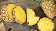 Ananas Seçmenin Püf Noktaları: En Tatlı ve Olgun Ananası Bulmanın Sırları!