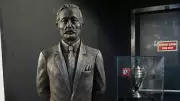 Beşiktaş Efsanesi Şükrü Seba'nın Heykeli Müzede Yerini Aldı!
