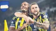 Fenerbahçe, Samsunspor'u Devirirken Sahada ve Tribünde Tarih Yazdı!