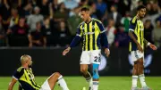 Feyenoord-Fenerbahçe Maçı Sonrası Hollanda'da Gergin Sahneler: Taraftarlar Sahaya İndi!