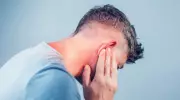 Kulak Enfeksiyonu Kapmış Olabilirsiniz! Bu Belirtiler Varsa Hemen Doktora Gidin