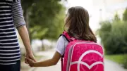 Çocuğunuz 'Okula Gitmek İstemiyorum' Dediğinde: Gizli Bir Yardım Çığlığına Kulak Verin!