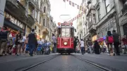 İstiklal Caddesi: İstanbul'un Kalbinde Atan Canlı Bir Sokak