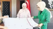 Türkiye'nin İlk Kadın Kaymakamına Anlamlı Hediye: Çeyiz Bohçasıyla Onurlandırıldı!