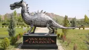 Van Gölü Canavarı Heykeli Hurda Demirlerden Yapıldı ve 350 Bin Liraya Satıldı!
