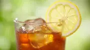 Yaz Sıcaklarında Serinleten Doğal Lezzet: Enerji ve Ferahlık Dolu İçecekler