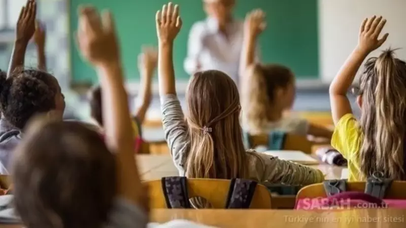 2025-2026 MEB Takvimi Açıklandı: İşte Öğrencileri Bekleyen Tatil Fırsatları!